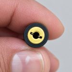 Cabo adaptador P4 5,5 x 2,1 mm para garras jacaré, 23 cm — Conector Frontal