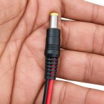 Cabo adaptador P4 5,5 x 2,1 mm para garras jacaré, 23 cm — Conector Na Mao