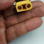 Conector adaptador XT90 Femea para XT60 Macho Energia 60A — quadro real video 4